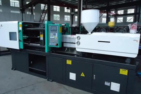 PVC管接頭注塑機啟動前需要做哪些準(zhǔn)備工作?