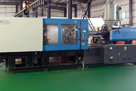 大型二板注塑機(jī)多少錢一臺?幾十萬到上百萬人民幣!